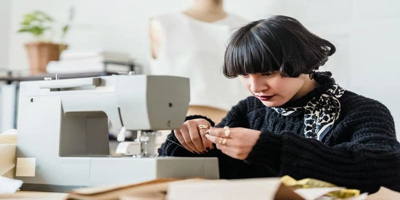 Preparing-the-Janome-Machine-for-threading